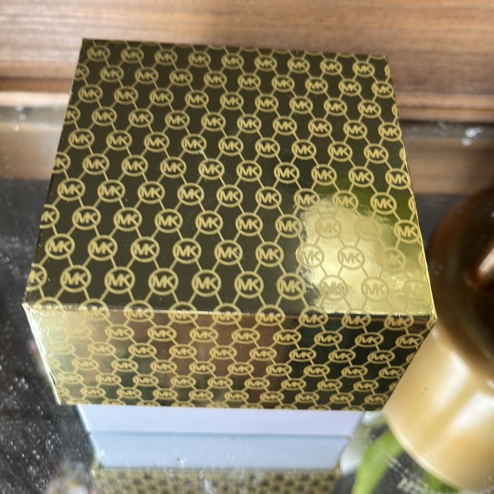 MICHAEL KORS Gold Bangle Bracelet w/Pave MK Logo • Gift Box 🎁 - Picture 8 of 10
